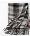 Bufanda gruesa de pata de gallo en negro blanco y beige con flecos para otoño e invierno - 65*200cm / Pata de Gallo Negro