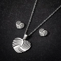 Conjunto de joyas de corazón de acero inoxidable plateado con collar y pendientes - Remolino de Corazón / Color Acero