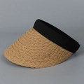 Dettaglio della tesa in paglia intrecciata e della fascia nera di questo parasole - M (56-58cm) / Cachi