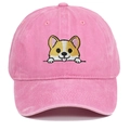 Détail de la broderie de chien Corgi sur une casquette de baseball en coton rose délavé - Réglable / Rose