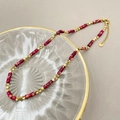 Collier bohème en acier inoxydable doré 18 carats avec perles de pierre rose et rouge - Rouge
