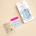 Hellblaues Fußnagel-Set mit 24 Kunstnägeln, Klebepads und einer kleinen Nagelfeile - Glänzender Minimalistischer Stil / 24 Stück/Set / Hellblau (XA-61-28)