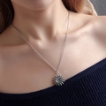 Collier argenté avec pendentif soleil et lune pour femme sur chaîne à maillons fins - Pendentif Visage Soleil et Lune Argent Antique (6484)