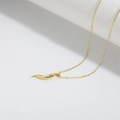 Collana minimalista a catena sottile dorata con un vivace ciondolo a peperoncino - Peperoncino Dorato (XL3416-5)