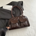 Borsa a mano quadrata marrone scuro in pelle verniciata lucida con tasche frontali - Marrone