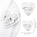 Rond de serviette cœur évidé argenté avec lettrage LOVE et motif floral élégant - Cœur ajouré argenté LOVE