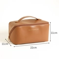 Braunfarbene Kosmetiktasche aus Kunstleder mit Golddruck und Maßangaben 22x11x11cm - Mocha Braun