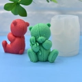 Silikonform für Teddybär-Kerzen und Seifen mit realistischer Strick-Textur - Bär Mit Puppe Stil
