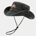 Détail du chapeau de soleil extérieur avec broderie de montagne et œillets d'aération - M (56-58cm) / Montagne Grand Soleil Vert Armée
