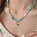 Collana boho con perline di turchese e perle con un ciondolo a sole in stile vintage - Turchese Blu Con Ciondolo a Sole Dorato