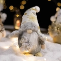 Gnome de Noël scandinave avec chapeau flocon blanc et or et barbe grise en peluche - Gnome à Fleur d'Argent