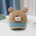 Dettaglio del berretto da neonato con orecchie da orso 3D e ricamo teddy happy day - Orso Felice Cachi