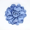 Eleganter blauer Satin Stoffblumen Haarclip handgefertigte Seidenrose floral Accessoire - Dual Use (Brosche/Haarspange) / Dunstiges Blau
