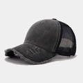 Détail de la texture vintage usée et du mesh respirant de la casquette de camionneur grise - Noir