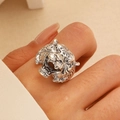 Bague tête de tigre vintage pour homme avec gravure en relief et finition argent - Style Relief à Tête de Tigre (9069) / Argent Antique
