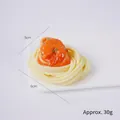 Modèle de pâtes aux crevettes artificielles sur assiette blanche pour décoration - Spaghetti aux Grosses Crevettes