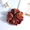 Elastisches Samt-Haargummi in Dunkelrot und Gold metallic für elegantes Haarstyling - Perlglanz-Rot