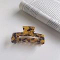 Minimalist rectangular hollow tortoise shell hair claw clip in amber leopard print - Leopard Print