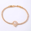Dettaglio del bracciale tennis dorato con zircone a goccia, lunghezza 19,5 cm e peso 6,3 g - 17+2cm / Oro