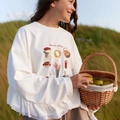 Sudadera blanco crema con estampado Summer Village y detalles de encaje refinado - S / Blanco