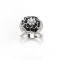 Elegante clip per sciarpa a camelia nera con perle bianche e cristalli brillanti - Nero