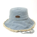 Cappello da sole in denim azzurro con tesa sfilacciata e cinturino sottogola regolabile - M (56-58cm) / Azzurro