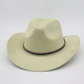 Dettaglio cappello da cowboy in feltro verde salvia con fascia decorativa in strass neri - Verde Matcha (Fascia Intrecciata Nera)