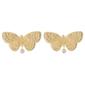 Vista detallada de pendientes de mariposa vintage dorados con elegantes perlas blancas - Dorado