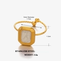 Goldener Edelstahlring mit weißem geometrischem Inlay und 1,7 cm Innendurchmesser - Quadratische Emaille (Weiß) / Weiß
