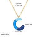 Collana con lettera C in smalto blu sfumato e oro con dettagli di peso e dimensioni - Lettera C