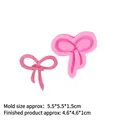 Rosa Silikonform für Fondant-Schleifen mit Abmessungen und fertigem Produktbild - Stil 3 Seilknoten Schleife Rosa