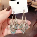 Pendientes vintage con borla plateada con cristales azul claro y agujas de plata 925 - Pendientes de Borla de Gota de Agua de Vidrio / Azul/Blanco