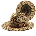 Dettaglio del cappello fedora leopardato con cintura in pelle marrone e fibbia oro - M (56-58cm) / Cinturino in Pelle con Borchie Dorate Fedora Leopardata (2)