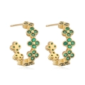 Boucles d'oreilles dorées en forme de C avec cinq trèfles verts et finition polie - Or Vert Zircone