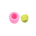 Rosa Silikonform für Rosen-Eiswürfel mit gelbem Blumen-Eis auf weißem Hintergrund - Nr. 2 1,5 Zoll Rosa