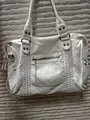Borsa moto grande bianca stile vintage Y2K con rivetti e spalline intrecciate - Bianco