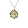 Goldene Evil Eye Halskette mit blauen und grünen Zirkonia-Anhängern auf weißem Grund - Runder Böser Blick mit grüner Zirkonstrahlung