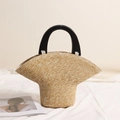 Elegante bolso de paja en forma de abanico con asas negras para vacaciones de playa - Tejido de Paja de Trigo/Asa Redonda de Madera Negra / Color Paja Natural