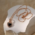 Collana a cuore dorata con ciondolo nero su pietra naturale per uno stile chic - Oro Rosa (DX105)