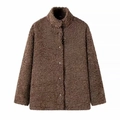 Dunkelbraune Fleecejacke für Damen mit Stehkragen und lockiger Textur auf weißem Grund - S / Dunkelbraun