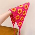 Gehäkeltes rosa Kopftuch mit Sonnenblumen-Muster für Damen im sommerlichen Stil - Rot