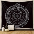 Detail eines böhmischen Wandteppichs mit weißem Ouroboros und himmlischen Mustern auf Schwarz - Schlange / 73X95CM/Gebürsteter Stoff