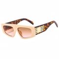 Stijlvolle retro zonnebril in beige met schildpadpootjes onder een hoek van 45 graden - Crème Frame Thee Roze Lenzen