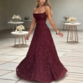 Abito lungo elegante bordeaux in jacquard con spalline sottili e scollo a cappuccio - S / Borgogna