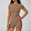 Mokkabruine yogaset met nauwsluitende top met korte mouwen en een fietsbroekje - S / Korte Mouw + Shorts / Mocha Bruin