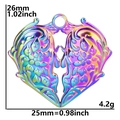 Vue macro d'un pendentif cœur à fleurs arc-en-ciel avec dimensions de 26x25 mm - Pendentif Seul (Sans Chaîne) (Iridescent)