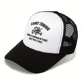 Detail van de zwart-witte truckercap met Camel Towing print en mesh achterkant - Eén maat / Zwart