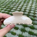 Minimalist large cream resin shark hair claw clip with glossy finish for women - Beige