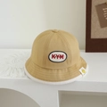 Dettaglio cappello sole neonato con toppa ricamata e bordino bianco a contrasto - 48-50cm (1-2 anni) / Giallo