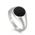 Bague chevalière en acier inoxydable poli avec incrustation ronde noire émaillée - US 7